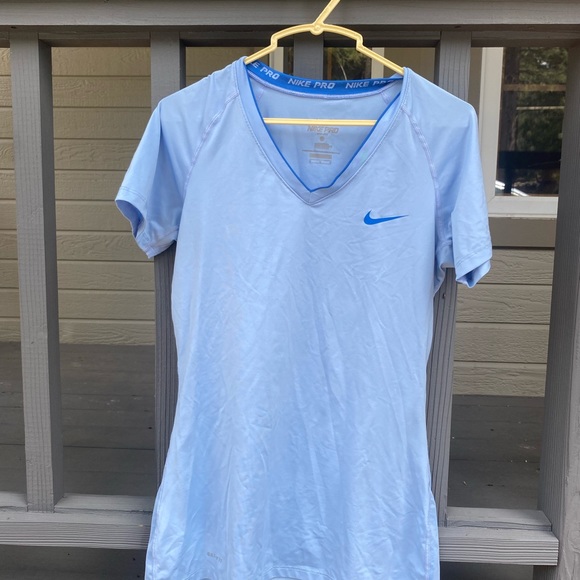 Nike Pro Dri Fit Women’s Size Medium Blue Fitted Workout VNeck Tee - Picture 3 of 7